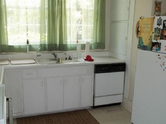 227 S Zetterower Ave unit B, Statesboro, GA 30458 - photo 1