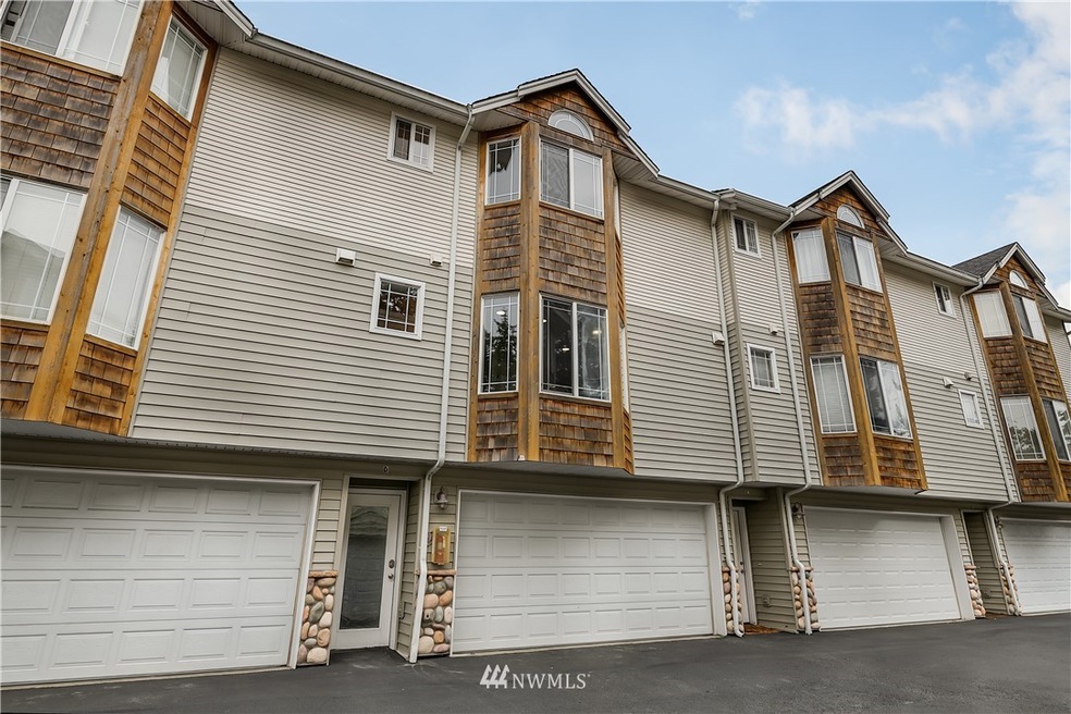 5733 186th Place SW unit D, Lynnwood, WA 98037 - photo 1