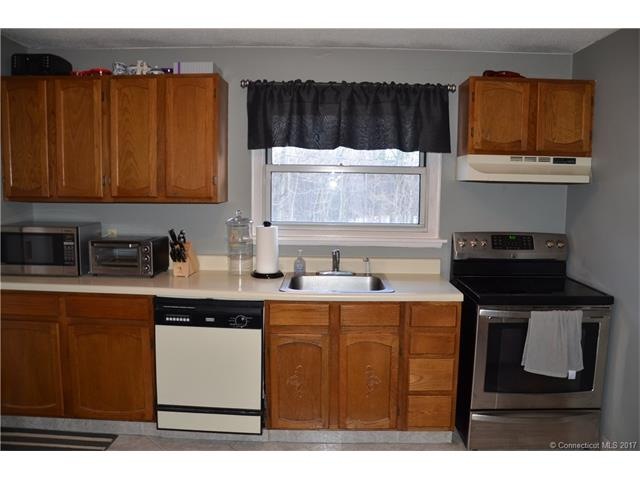 492 Oak Ave unit 38, Cheshire, CT 06410 - photo 1