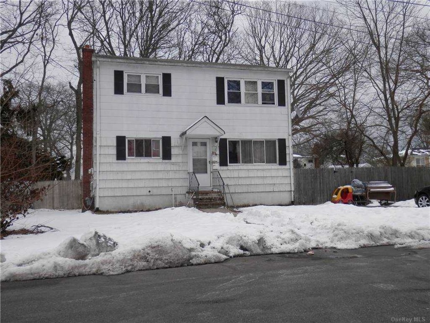 200 Waldo St, Copiague, NY 11726 - photo 1