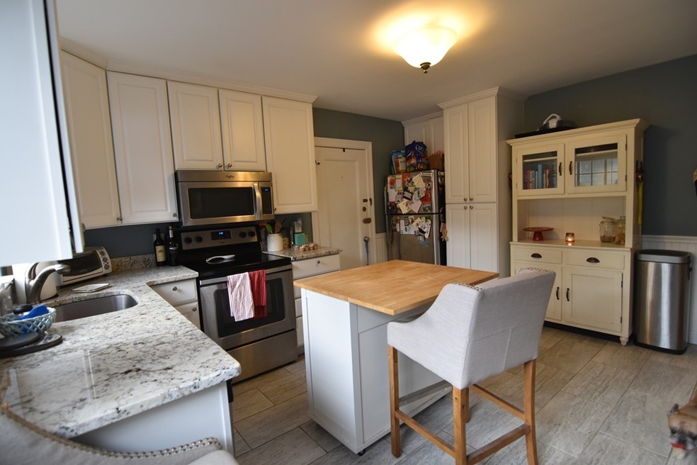 26 Richardson St unit 3, Newton, MA 02458 - photo 1