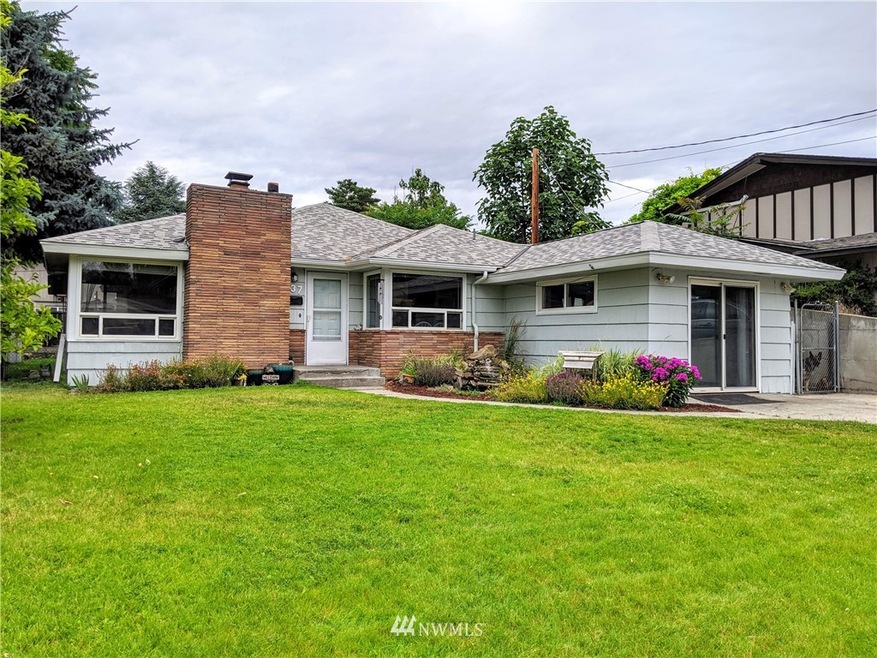 237 6th St NE, East Wenatchee, WA 98802 - photo 1