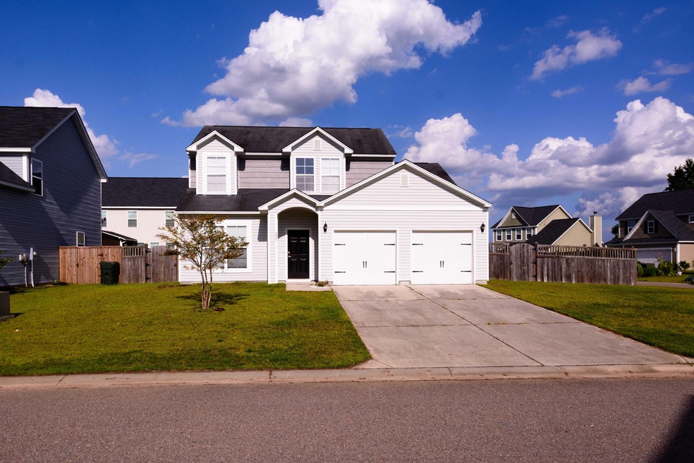 200TwoForts Exterior02