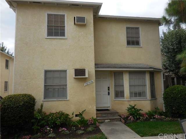 Front of Unit / Only one common wall!