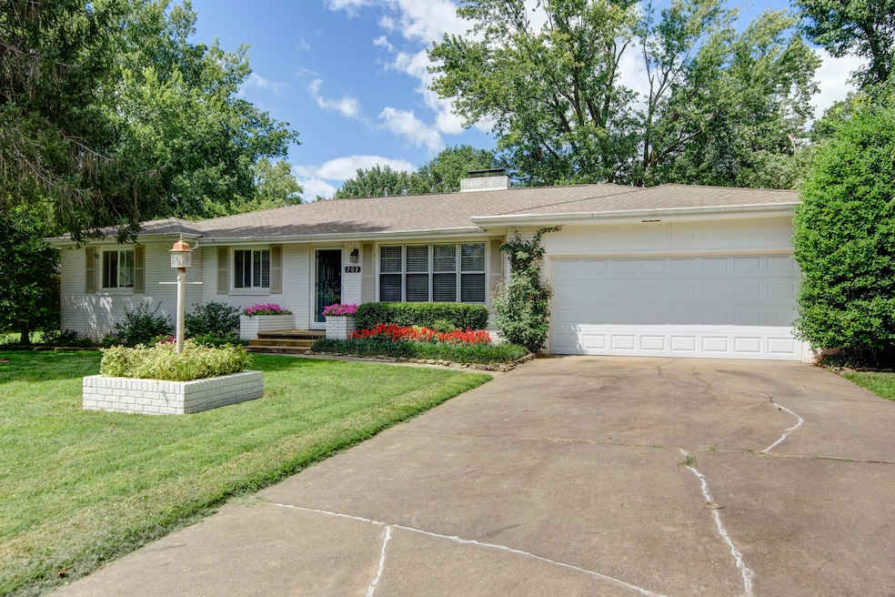 203 W Bennett St, Nixa, MO 65714 - photo 1