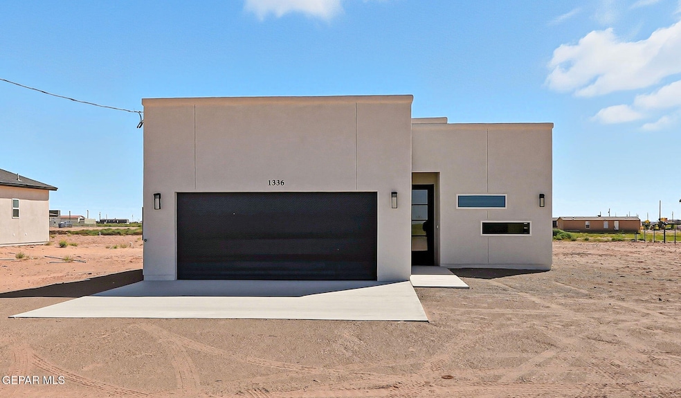 1336 Syrian Desert Dr, Chaparral, NM 88081 - photo 1