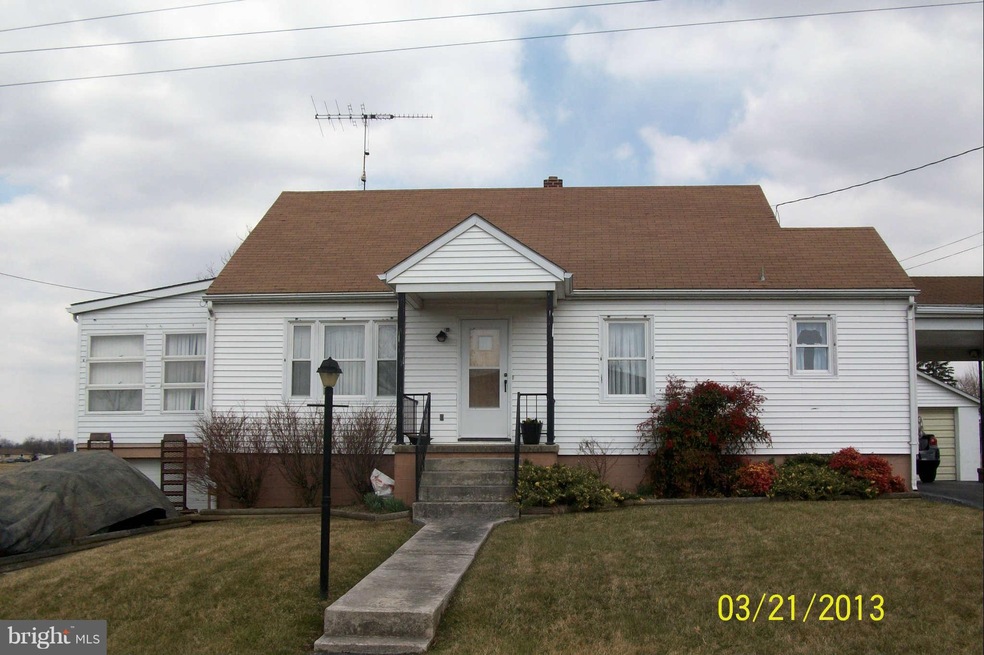 458 4th St, Taneytown, MD 21787 - photo 1