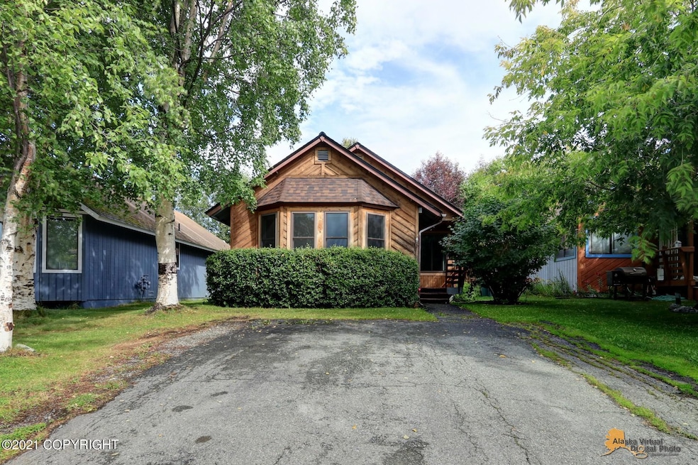 1641 Thuja Avenue