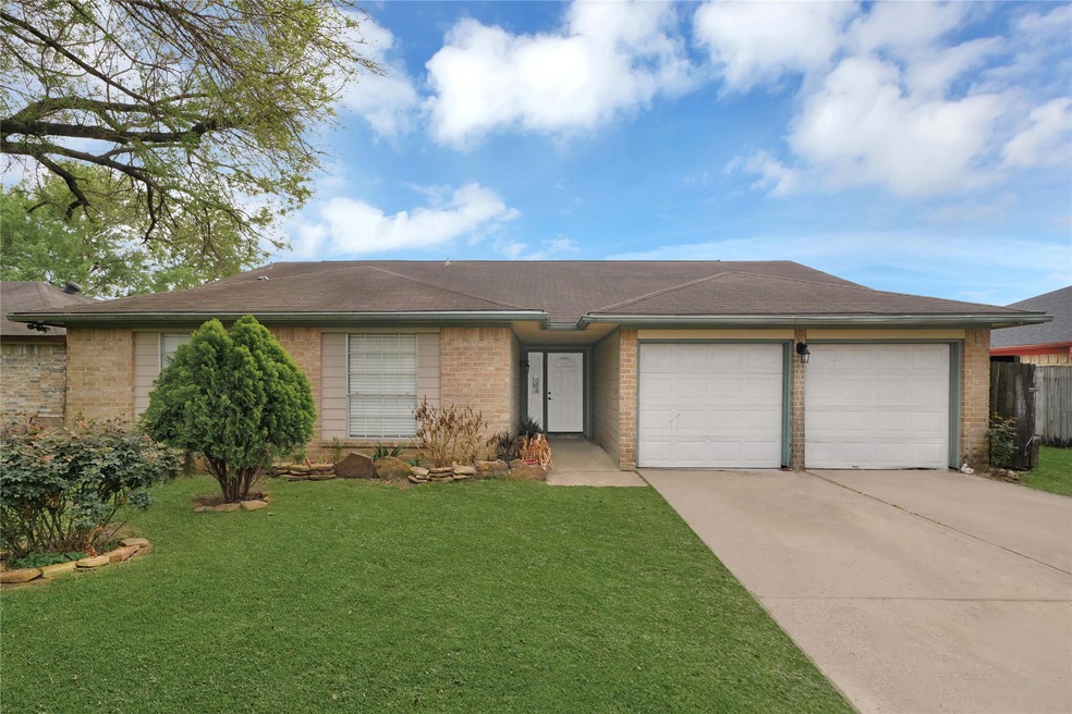 10815 Mackenzie Dr, Houston, TX 77086 - photo 1