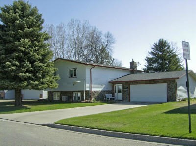 1520 6th Ave NE, Jamestown, ND 58401 - photo 1