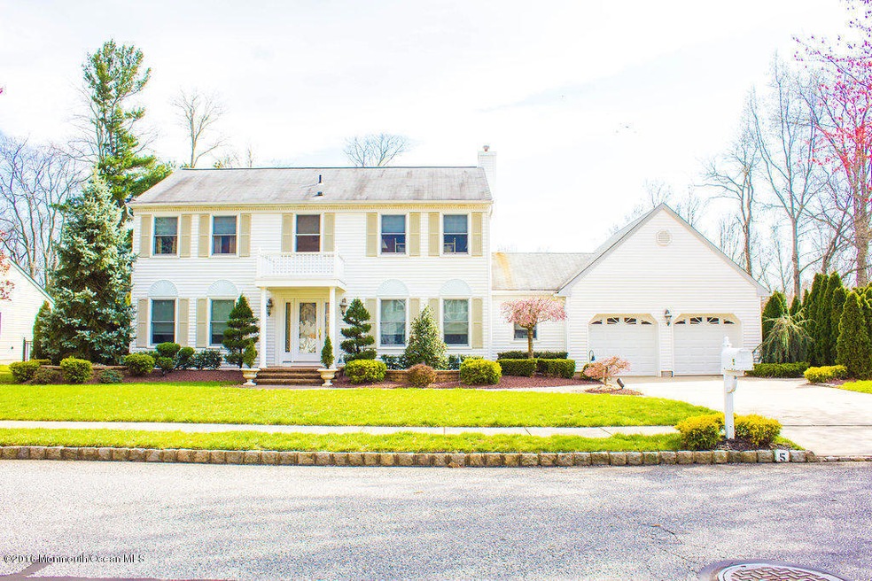 5 Hidden Pond Ln, Holmdel, NJ 07733 - photo 1