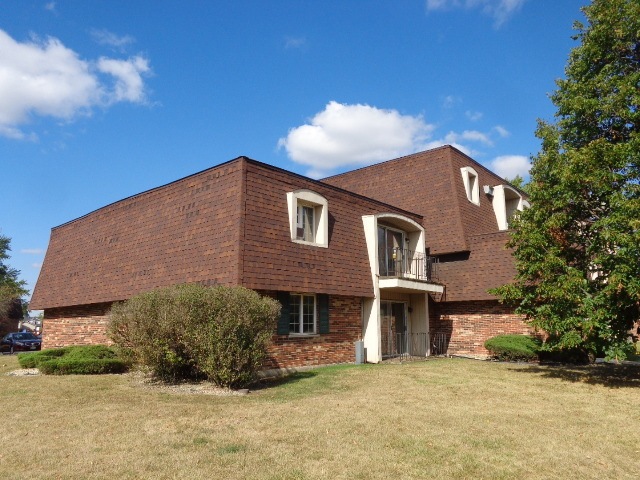 17963 Amherst Ct unit 103, Country Club Hills, IL 60478 - photo 1