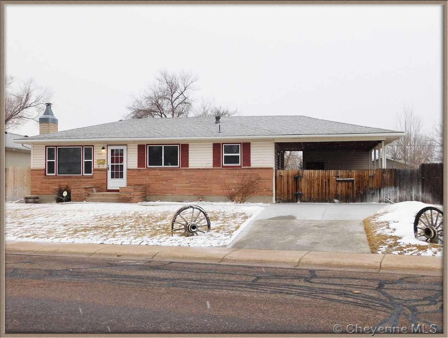 624 Mcgovern Ave, Cheyenne, WY 82001 - photo 1