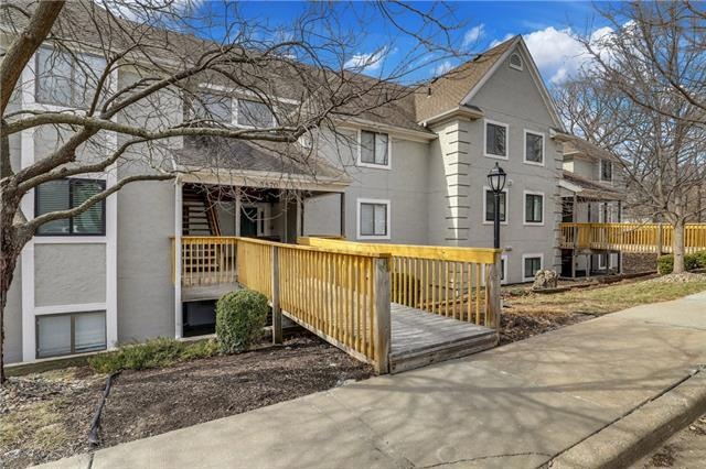 5870 Park St unit 5, Shawnee, KS 66216 - photo 1