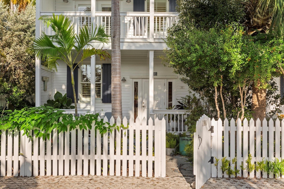 807 Washington St unit 101, Key West, FL 33040 - photo 1