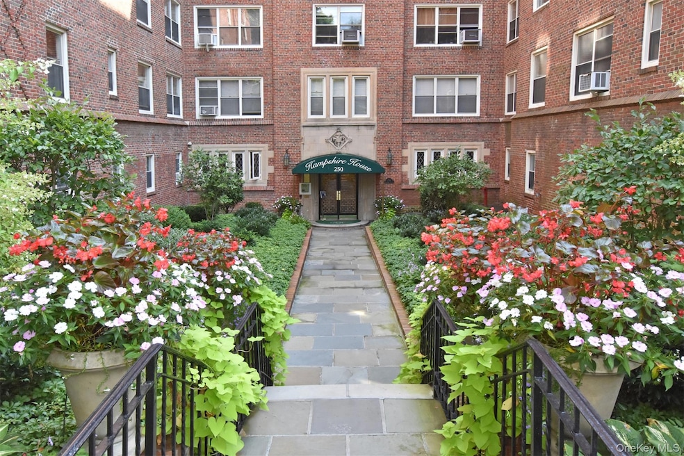 250 Bronxville Rd unit 2C, Bronxville, NY 10708 - photo 1