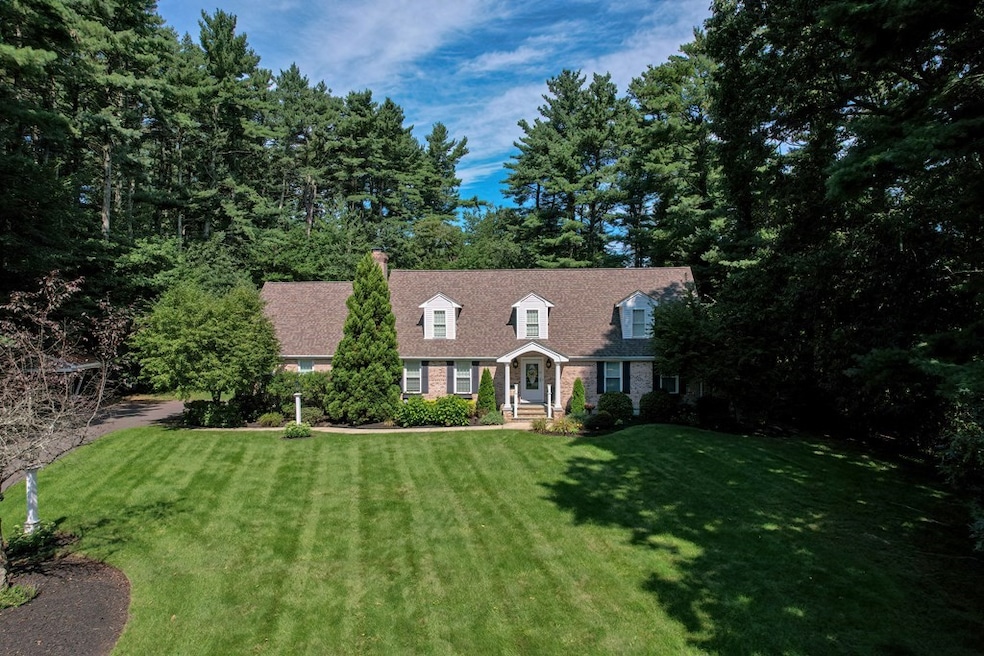 3 Venus Cir, Franklin, MA 02038 - photo 1