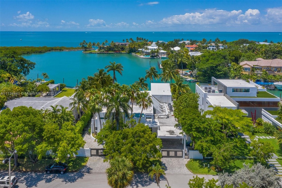 890 Harbor Dr, Key Biscayne, FL 33149 - photo 1