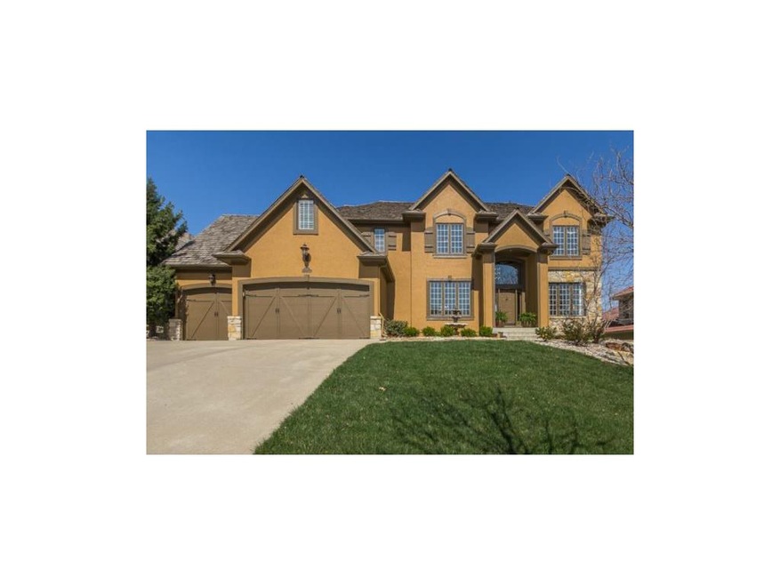 Carriage Home in Woodland Reserve!