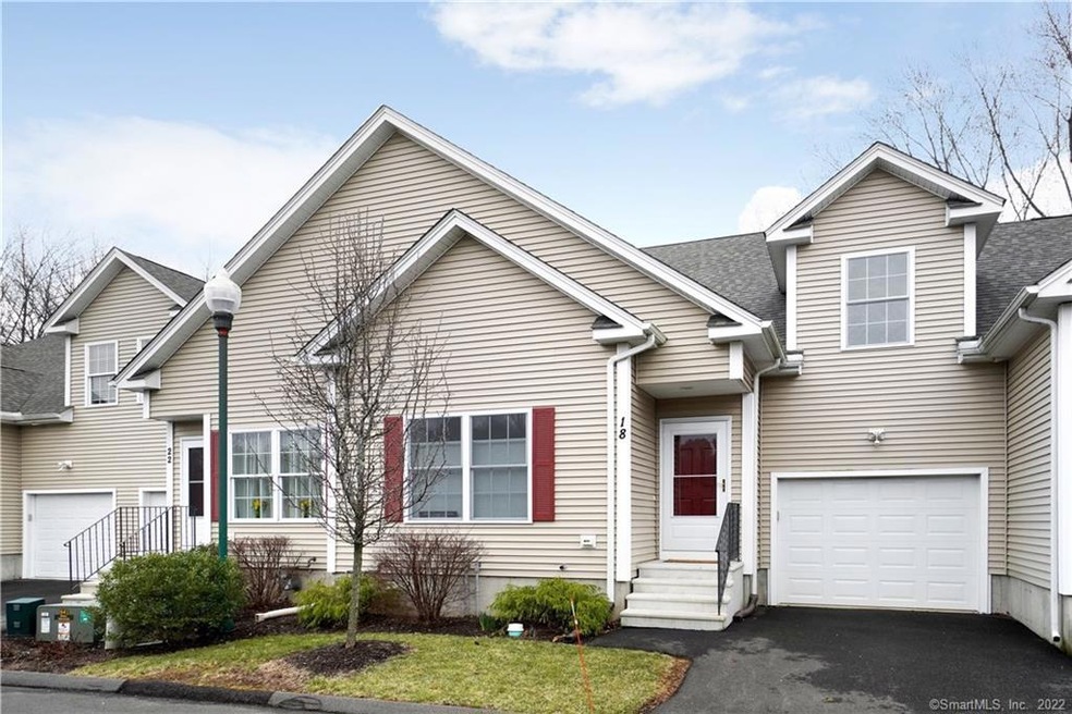 18 County Walk Ln unit 18, East Haven, CT 06512 - photo 1