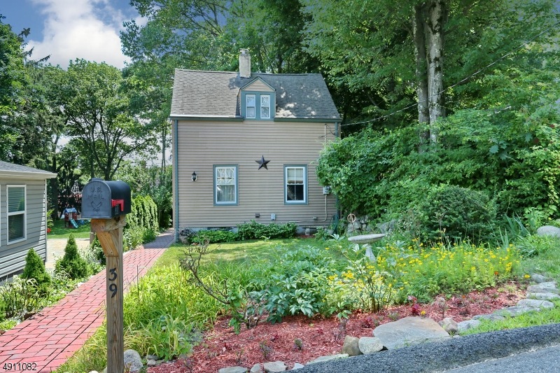 39 Clara St, North Haledon, NJ 07508 - photo 1