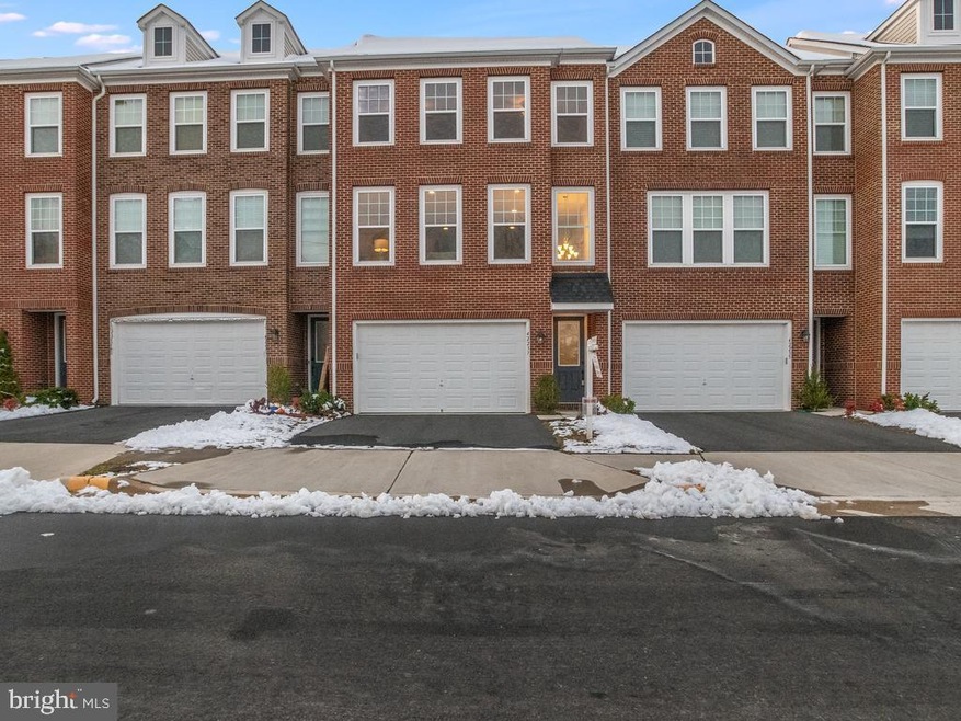 42237 Lancaster Woods Square, Chantilly, VA 20152 - photo 1