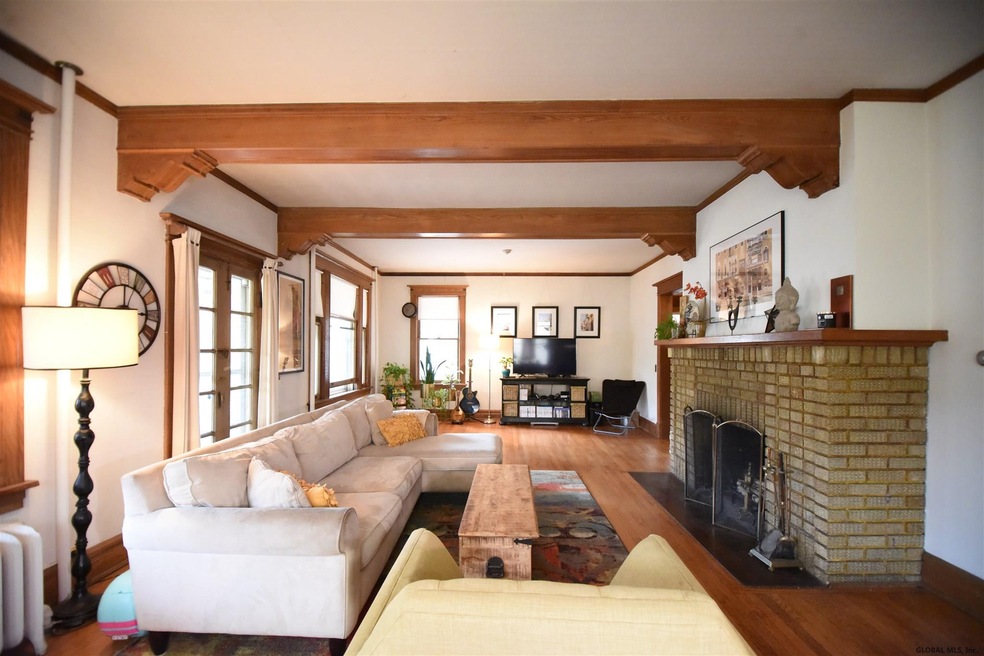 186 W Lawrence St, Albany, NY 12203 - photo 1