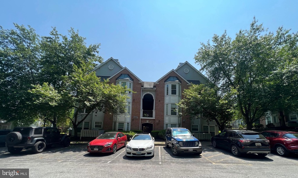 4407 Silverbrook Ln unit C201, Owings Mills, MD 21117 - photo 1