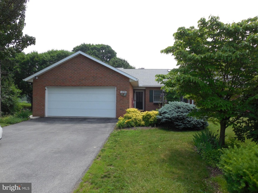 2472 Mccleary Dr, Chambersburg, PA 17201 - photo 1