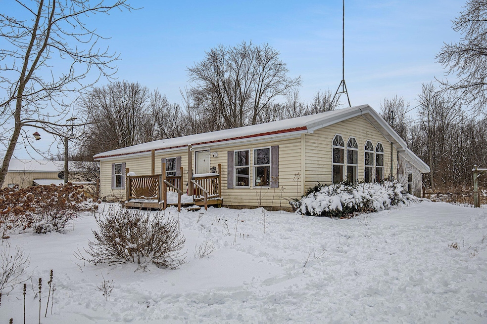4010 S Brown Rd, Sidney, MI 48885 - photo 1