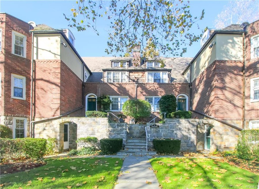 Scarsdale Country Estates unit 2D, Scarsdale, NY 10583 - photo 1