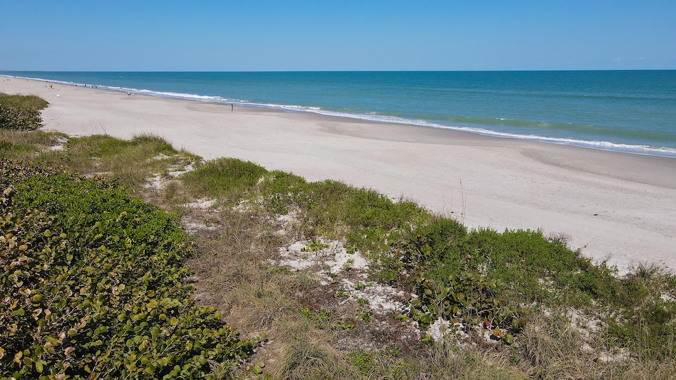 959 A1A Exterior drone-0159