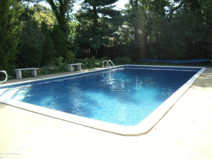 18 Autumn Ln, Matawan, NJ 07747 - photo 1