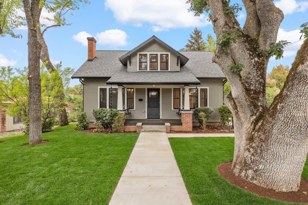 2235 E Main St
