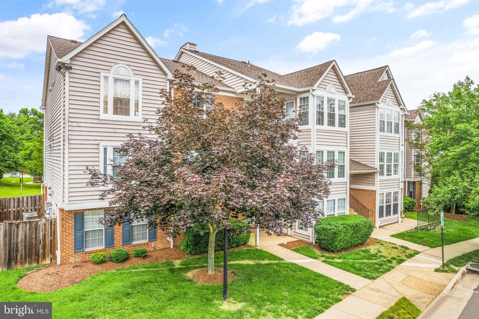 3570 Sherbrooke Cir unit 202, Woodbridge, VA 22192 - photo 1