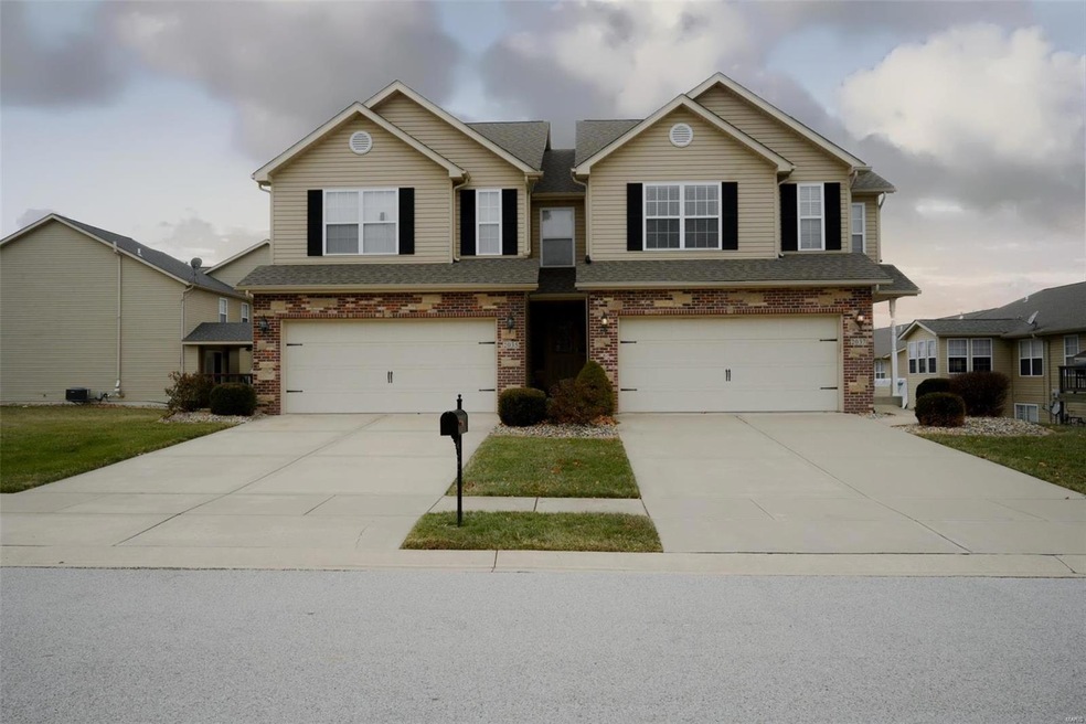 2037 Briarbend Ct, Maryville, IL 62062 - photo 1