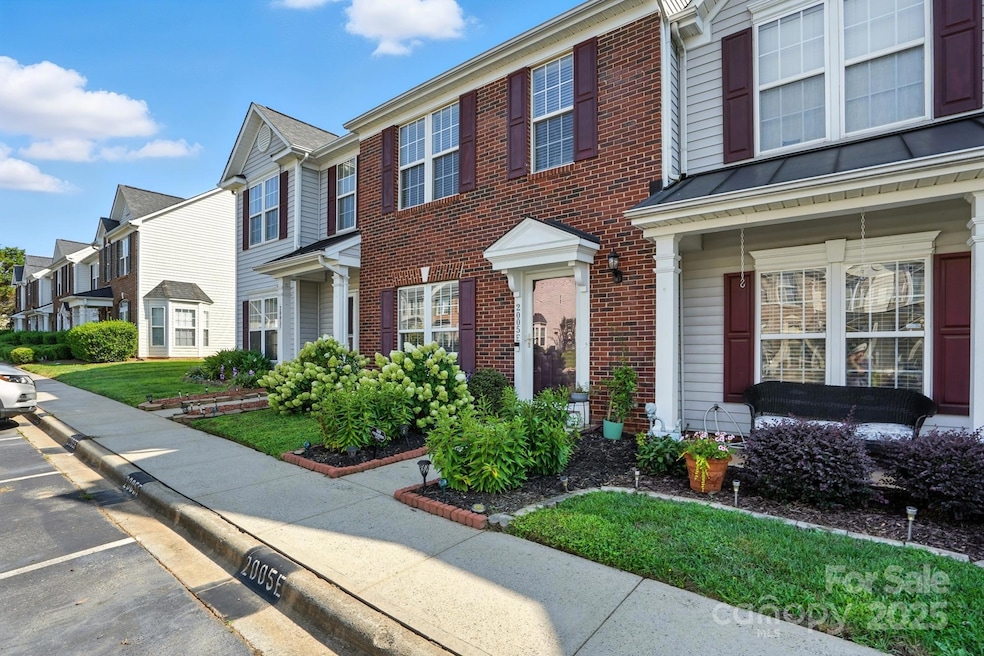 2005 Cramerton Village Dr unit E, Cramerton, NC 28032 - photo 1