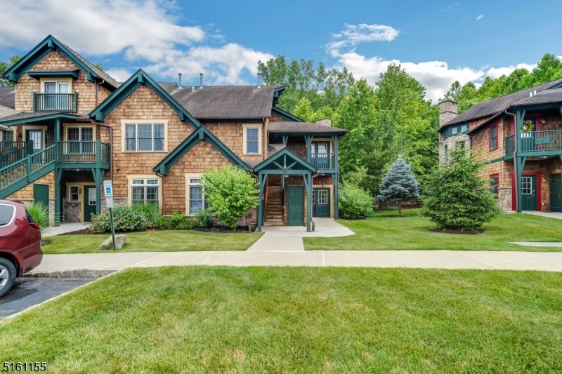 10-23 Pine Crescent unit 23, Vernon Township, NJ 07462 - photo 1