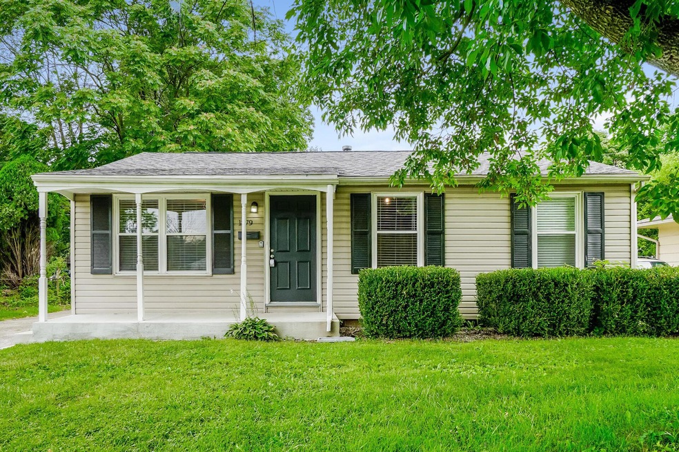 000-photo-front-view-9558649