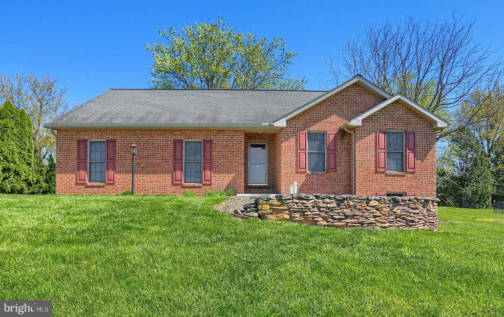 740 Joy Dr, Greencastle, PA 17225 - photo 1