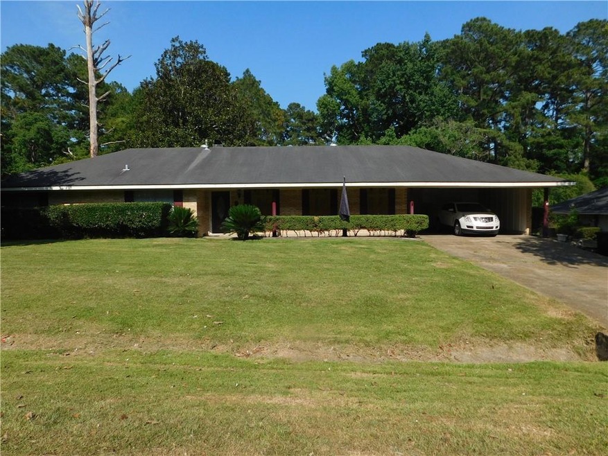 311 Holiday Cir, Pineville, LA 71360 - photo 1