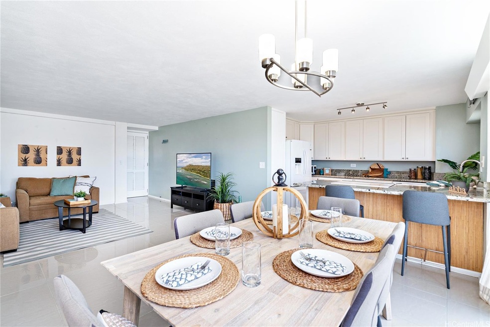 Bright, open and airy. Lovely 3-bedroom condo in t