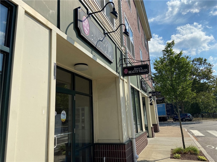 512 Pine St unit C3, Providence, RI 02907 - photo 1