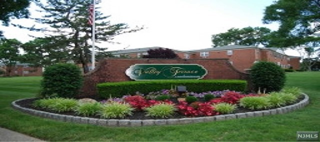 46 Knox Terrace, Wayne, NJ 07470 - photo 1