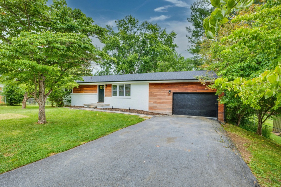 1402 Rocky Ln, Johnson City, TN 37601 - photo 1