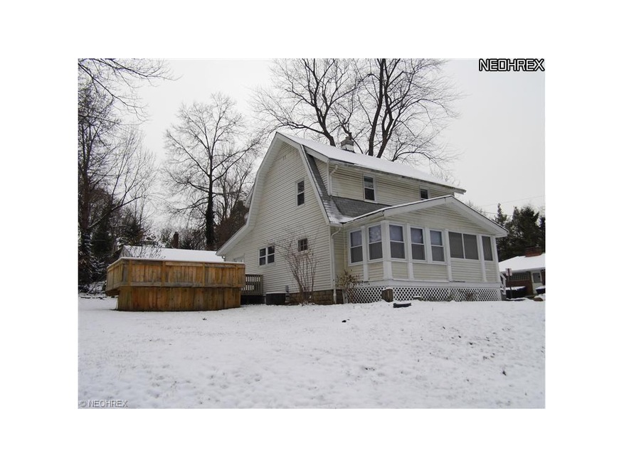 638 Doris Ave Akron, Ohio 44303  4 Bedrooms 2.5 ba
