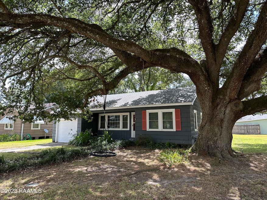 369 Hilltop Cir, New Iberia, LA 70563 - photo 1