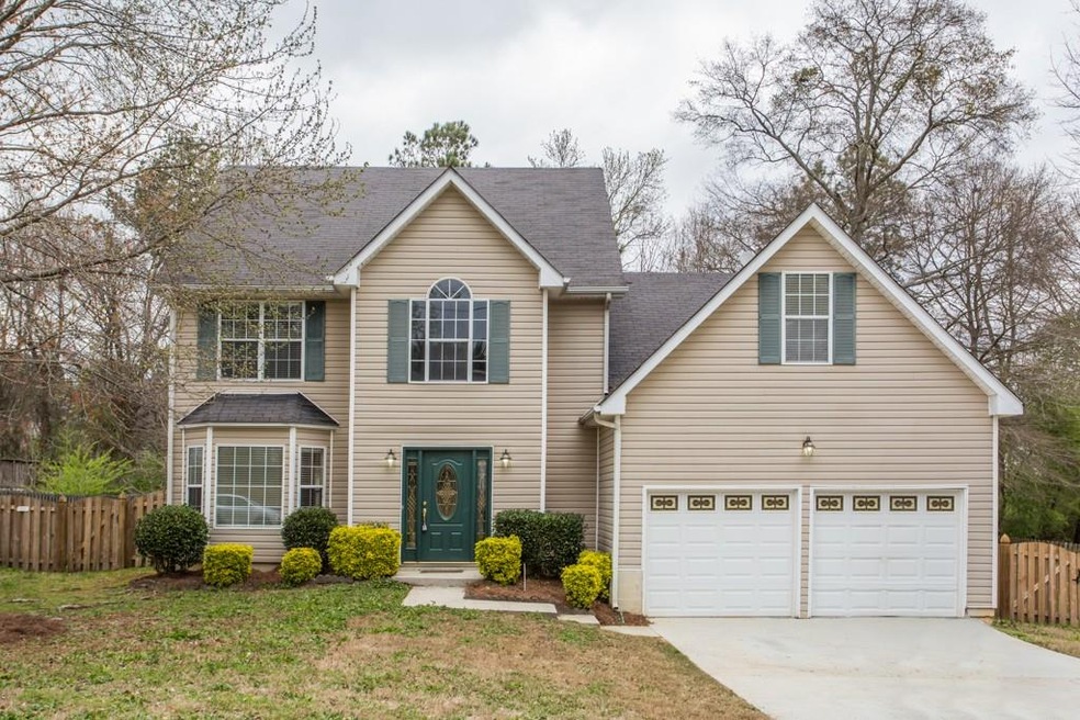 Spacious traditional home with 2 car garage
