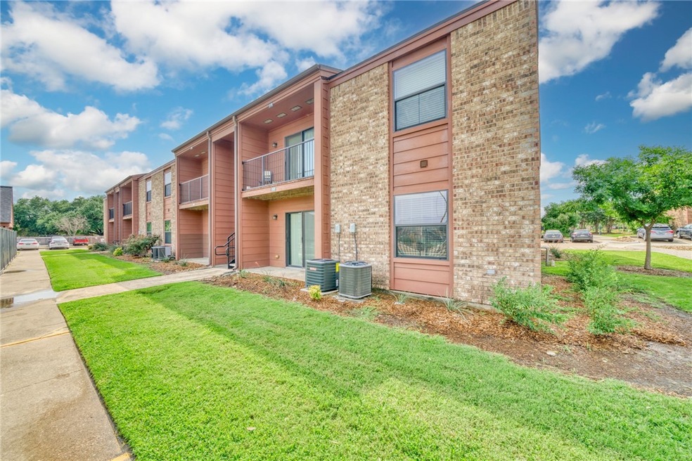 Cripple Creek Condos unit 117, College Station, TX 77840 - photo 1