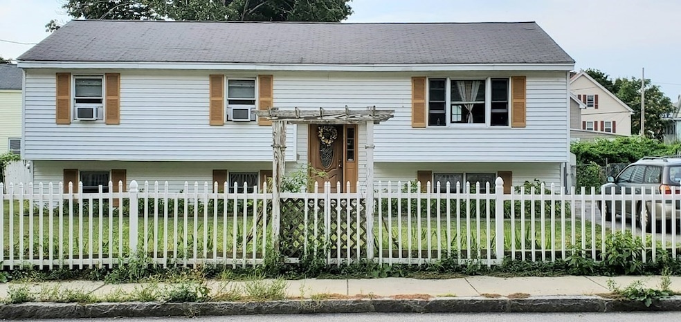 33 Newhall St, Lowell, MA 01852 - photo 1